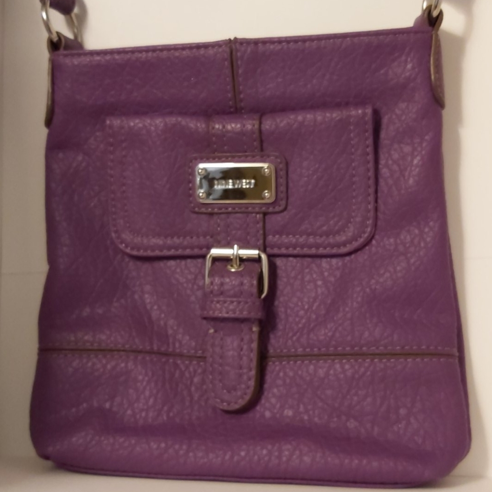 NINE WEST PURSE  PURPLE CROSSBODY ADJUSTABLE STRAP